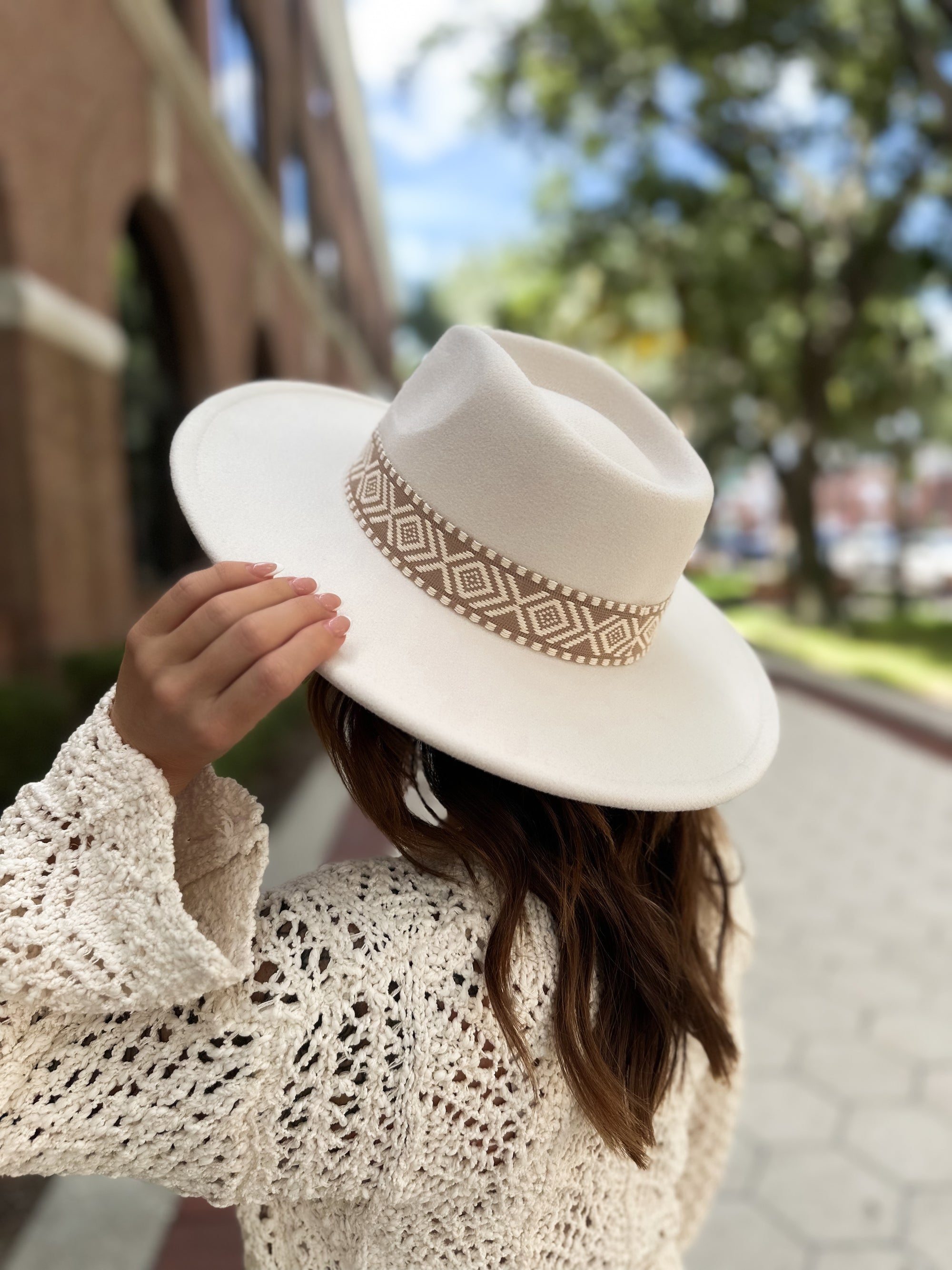 Born To Run Wide Brim Hat - Cream