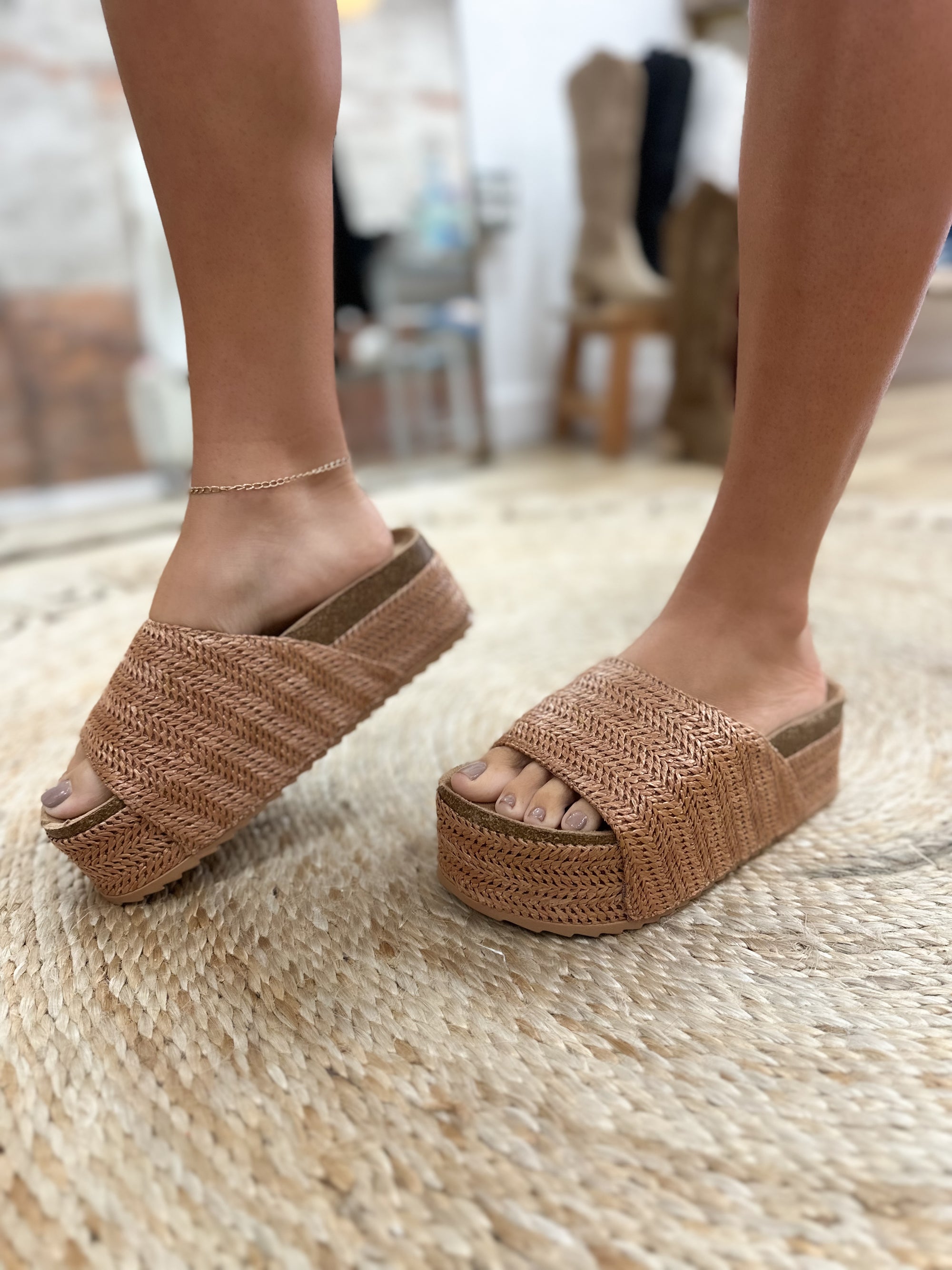 Everly Raffia Platform Sandals - Cognac