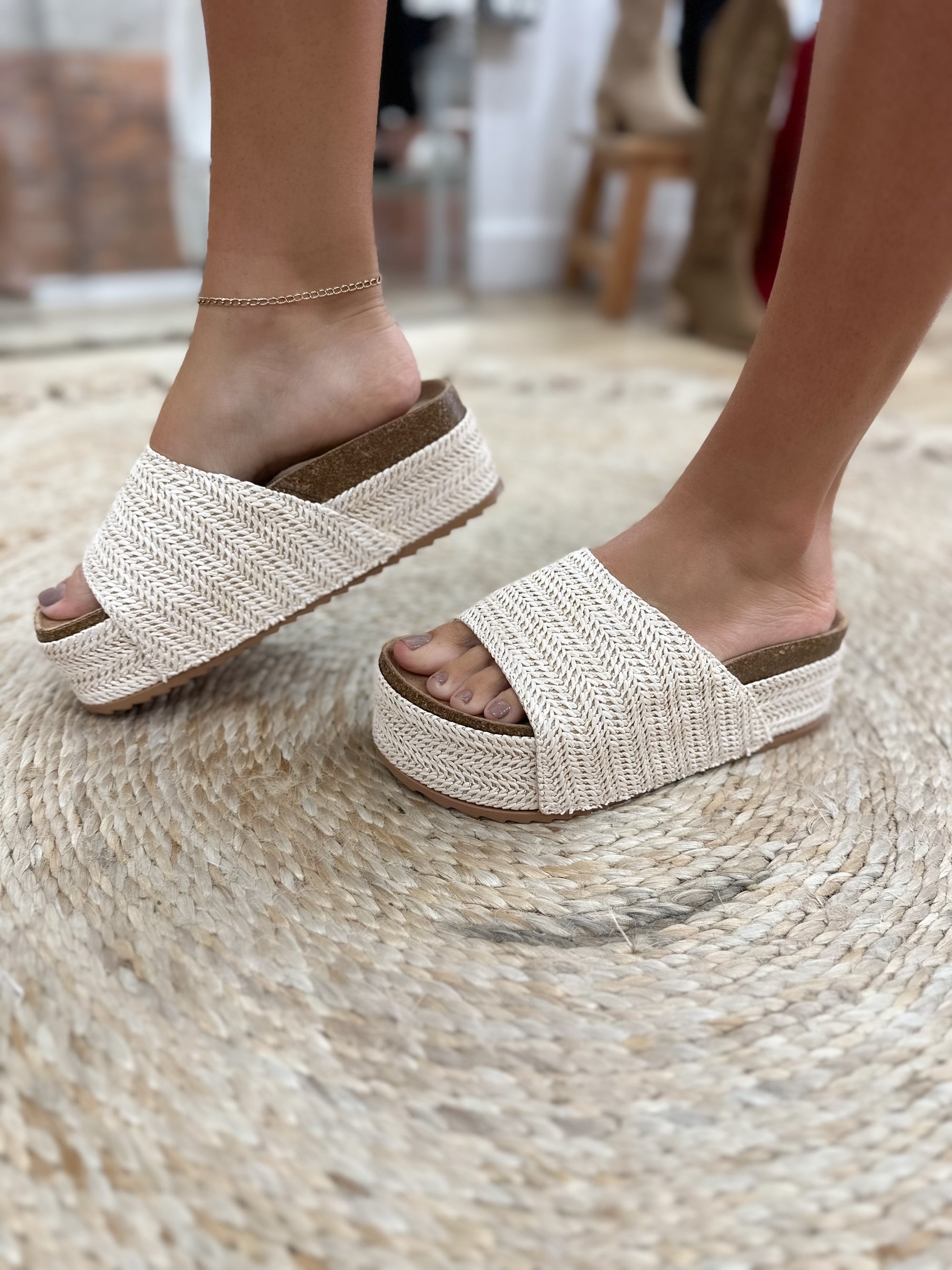 Everly Raffia Platform Sandals - Beige