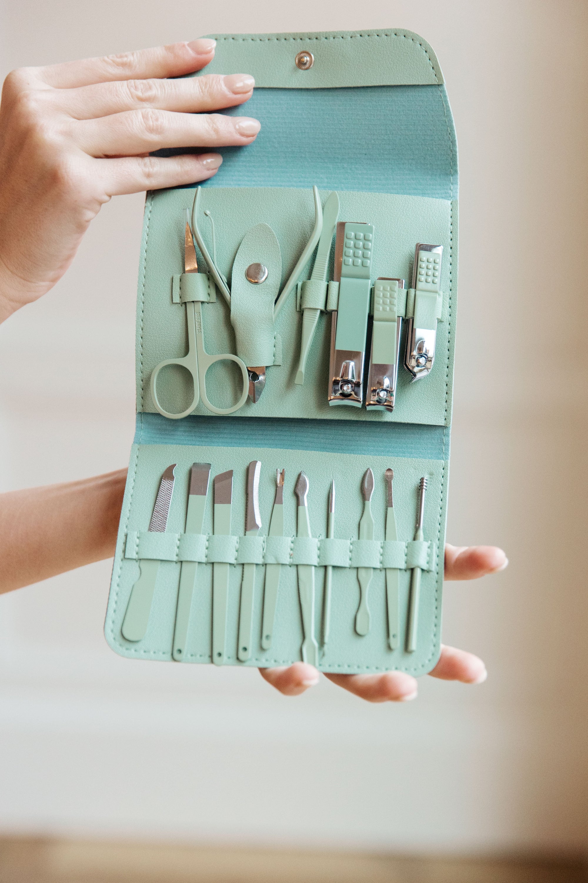 Flawless Mani-Pedi Set in Sage